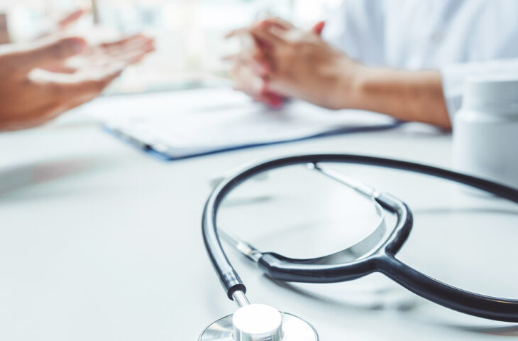 Porady lekarskie dotyczące leczenia oraz profilaktyki zdrowotnej odbywają się w ramach Wizyty lekarskiej.